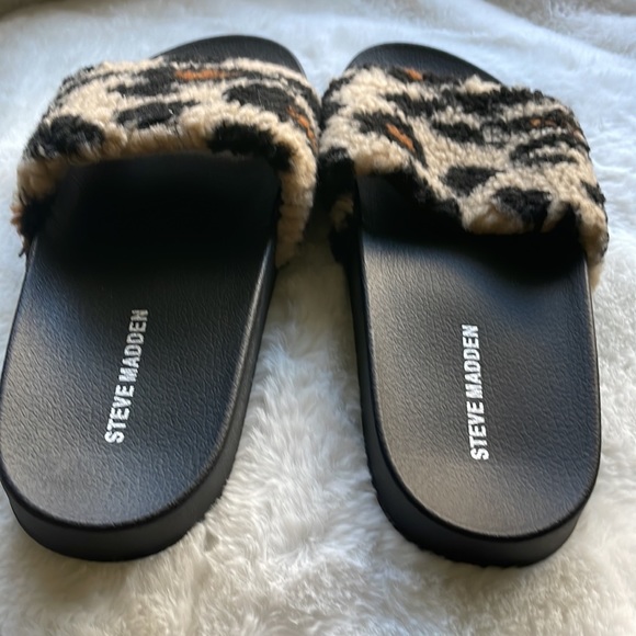 🆕Steven Madden Leopard Slides - Picture 3 of 4